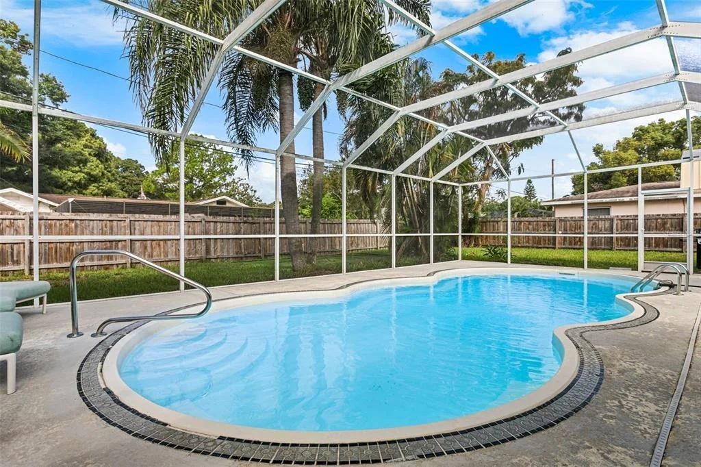 Photo of 412 DEVILLE DRIVE E