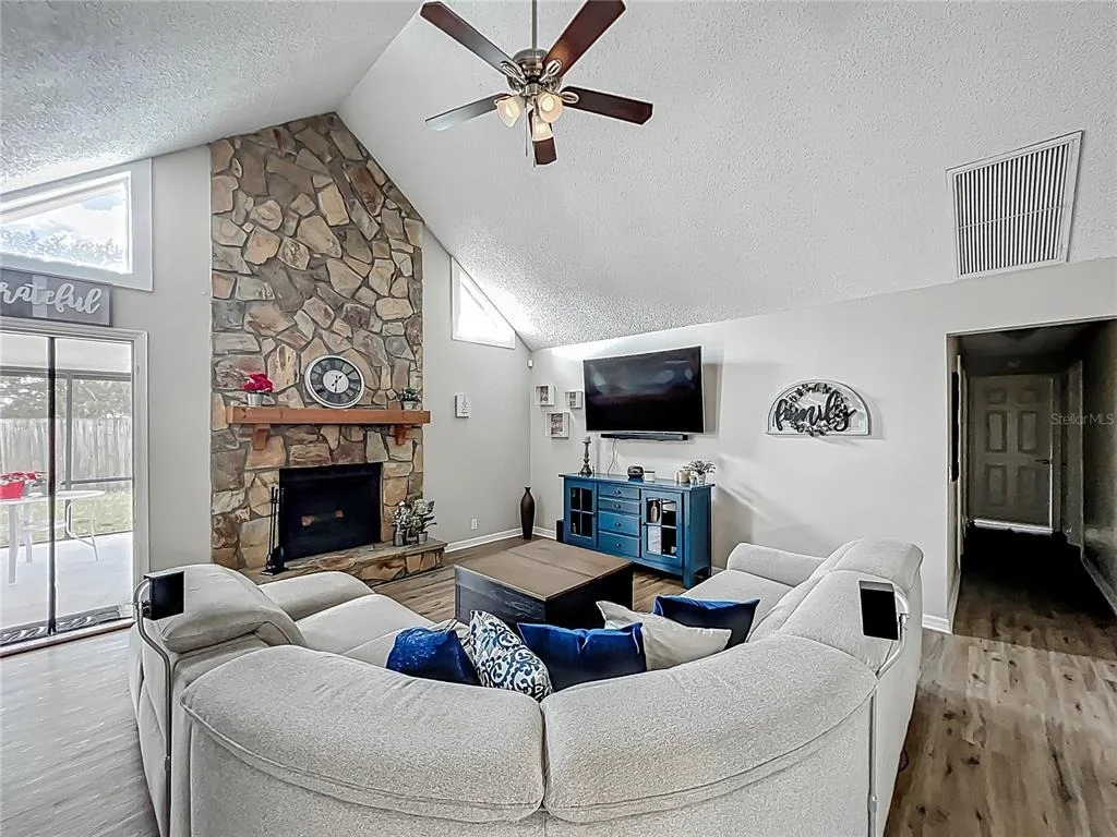 Photo of 340 VAIL DRIVE
