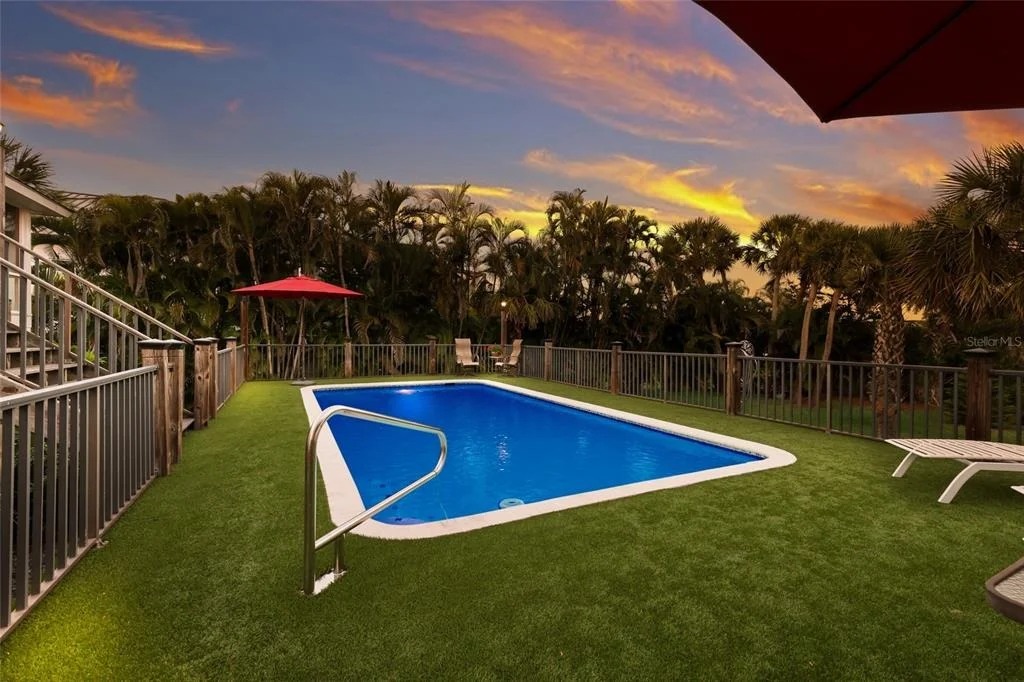 Photo of 10110 CREEKSIDE DRIVE