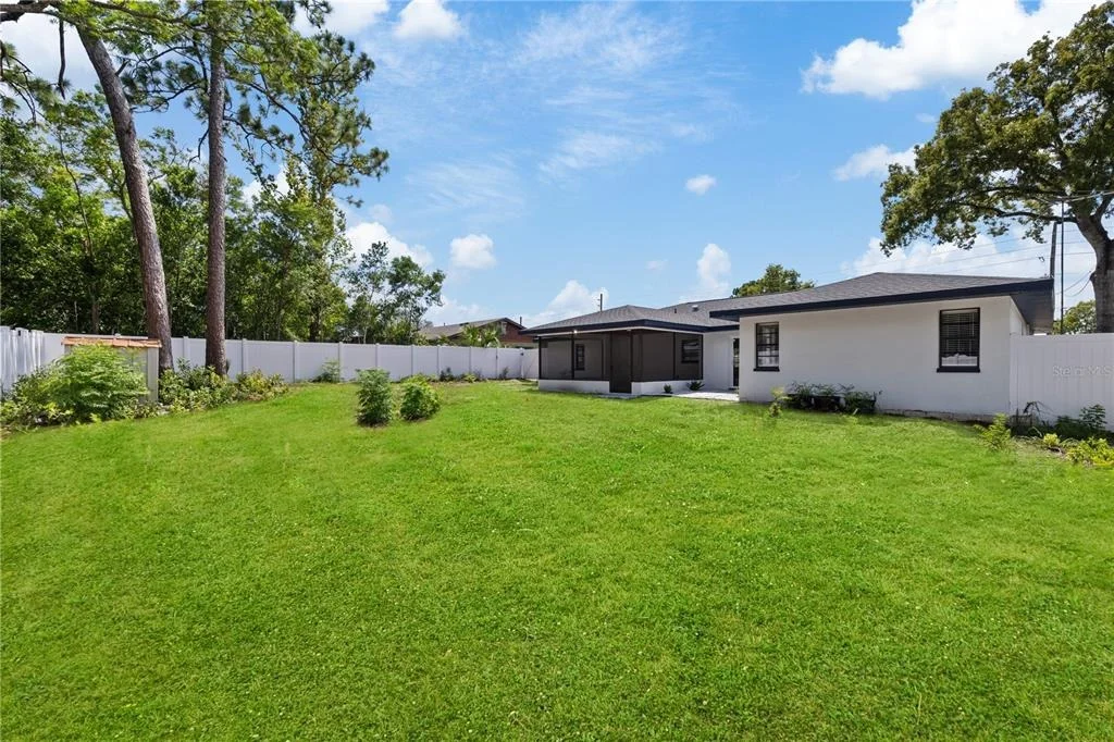 Photo of 12018 LINDEN DRIVE
