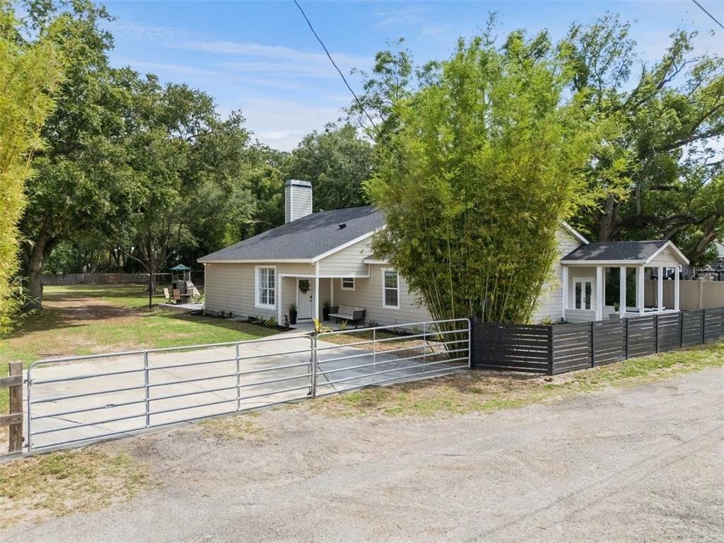 Photo of 1825 DEMASTUS LANE