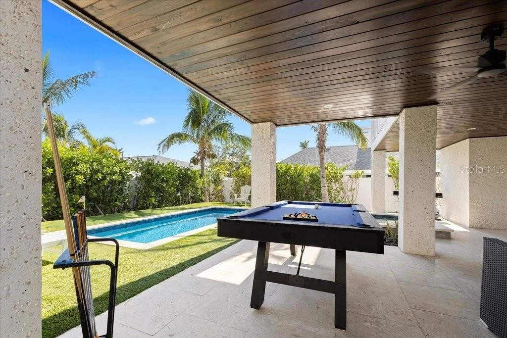 Photo of 239 S HARBOR DRIVE