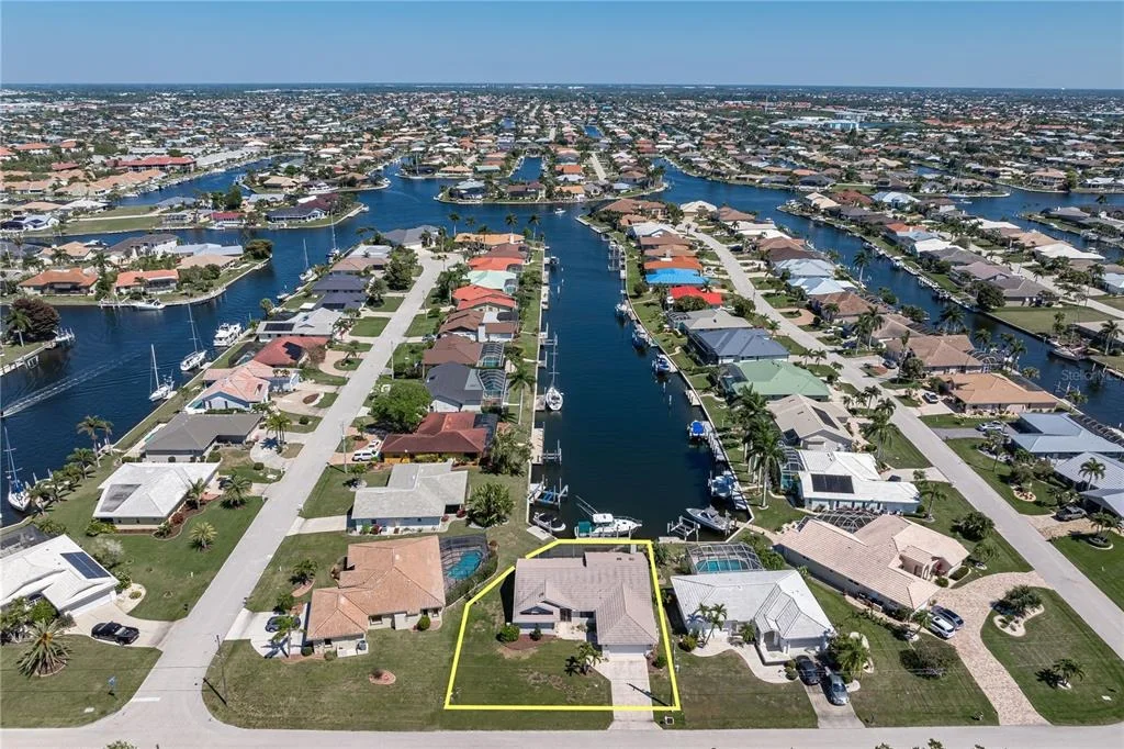 Photo of 308 COLONY POINT DRIVE