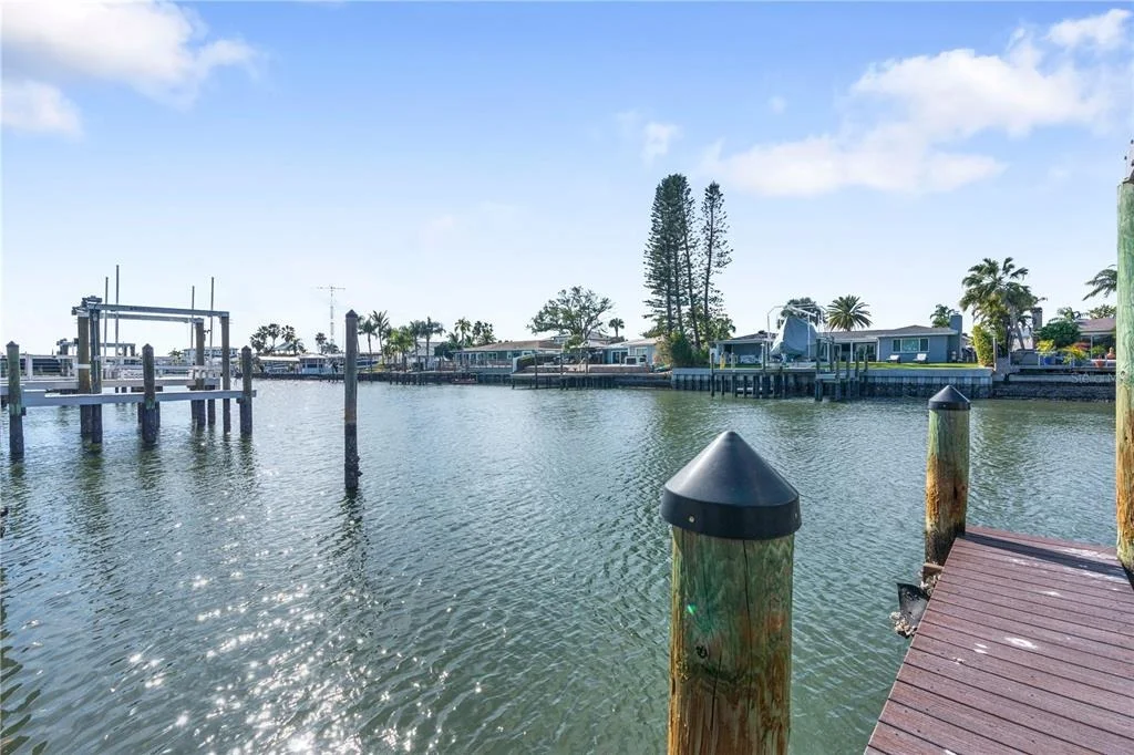 Photo of 3952 VERSAILLES DRIVE