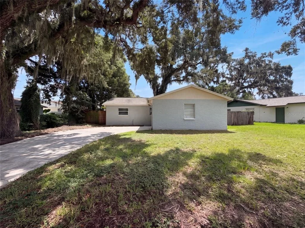 Photo of 121 INWOOD CIRCLE