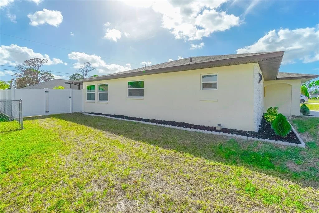 Photo of 1461 ROYAL ROAD