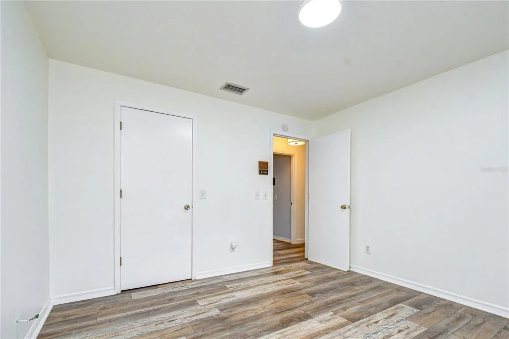 Photo of 1101 OAKRIDGE MANOR DRIVE
