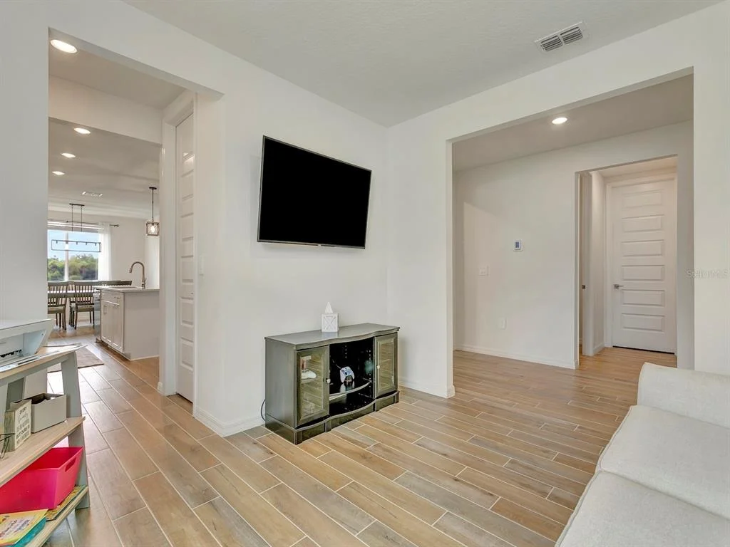 Photo of 7008 NORRIS LANDING PLACE