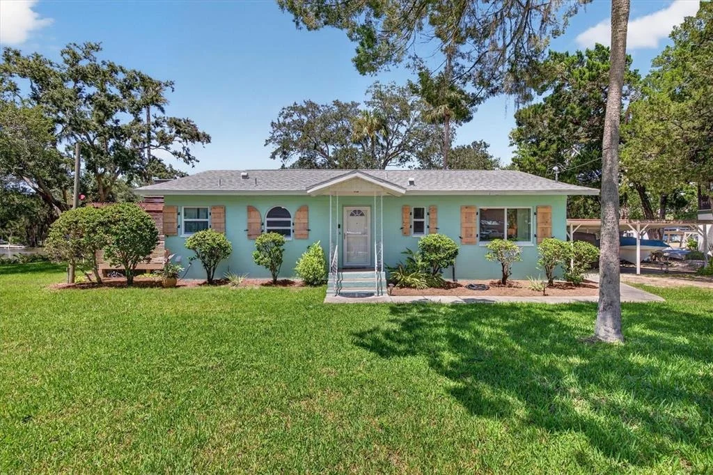 Photo of 6086 ISLAND DRIVE