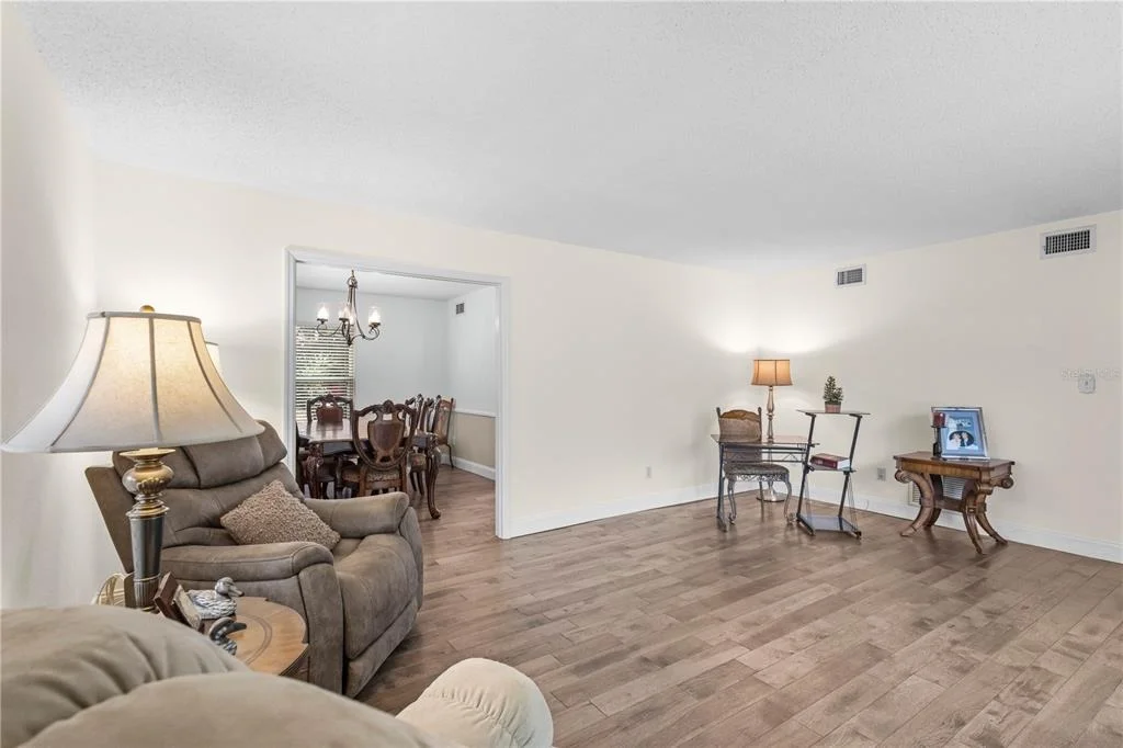 Photo of 1437 GLENVIEW ROAD
