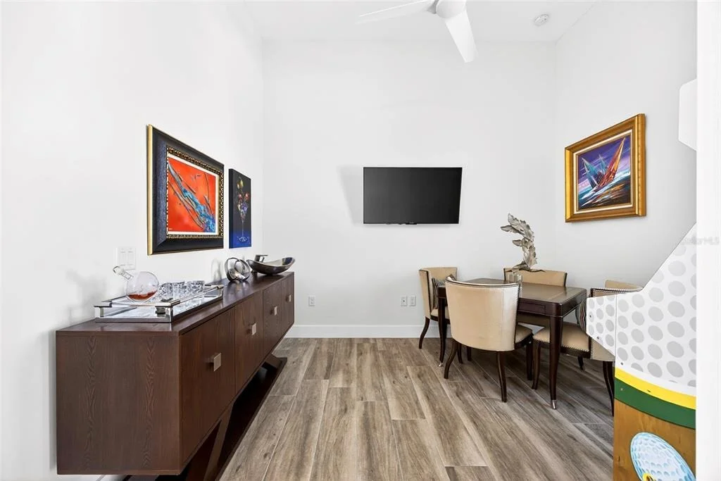 Photo of 125 COLONY POINT DRIVE