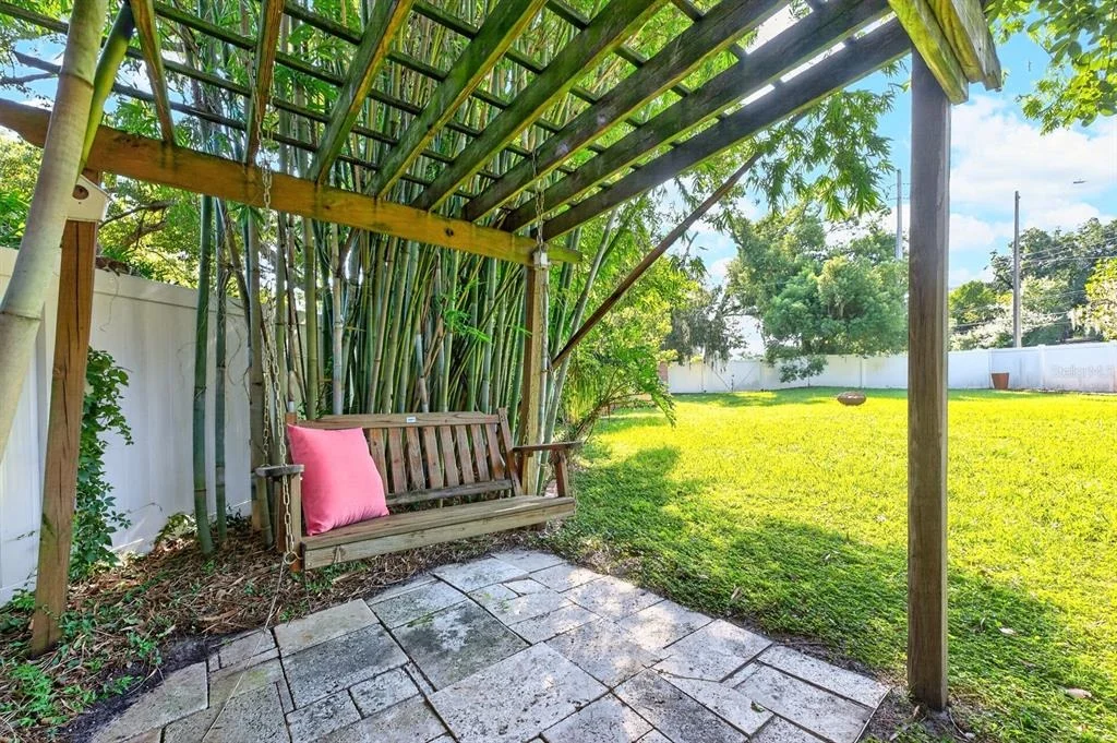 Photo of 1835 OAK LANE