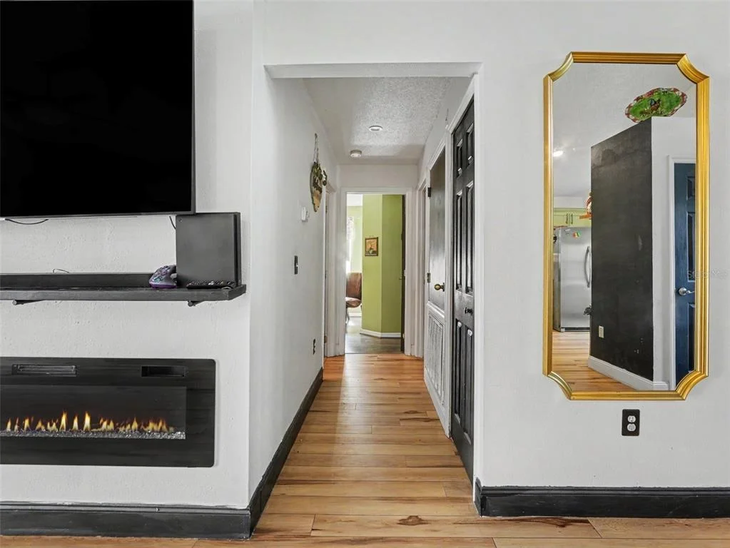 Photo of 550 BUCKINGHAM CIRCLE