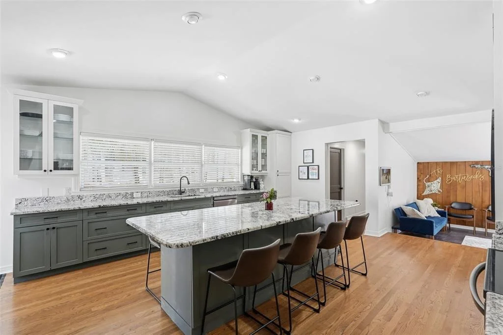 Photo of 517 AVERY AVENUE