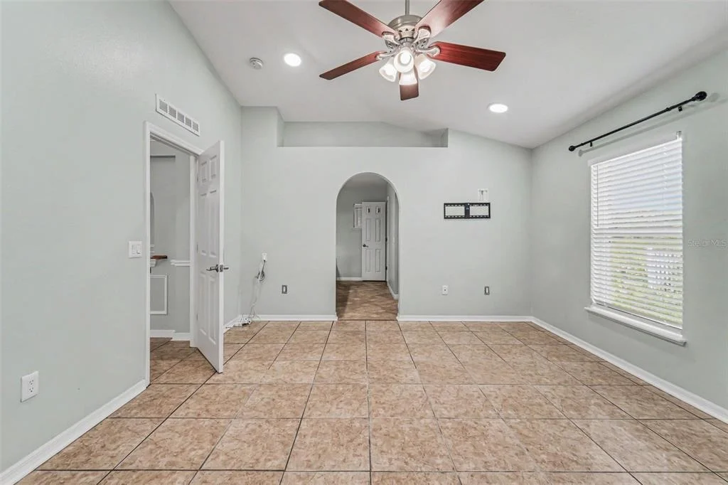 Photo of 817 LAKE DOE BOULEVARD
