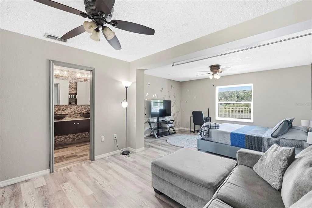 Photo of 2460 BEACON GROVES BOULEVARD