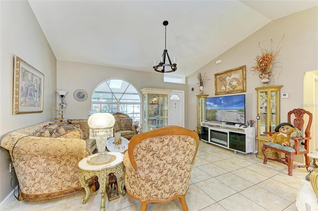Photo of 620 BURKE ROAD