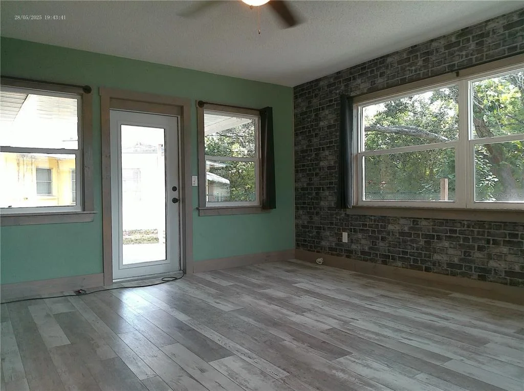 Photo of 5 N KEYSTONE DRIVE