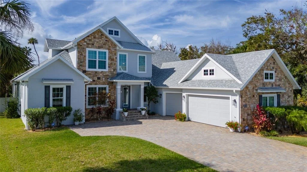 Photo of 400 PALM DRIVE