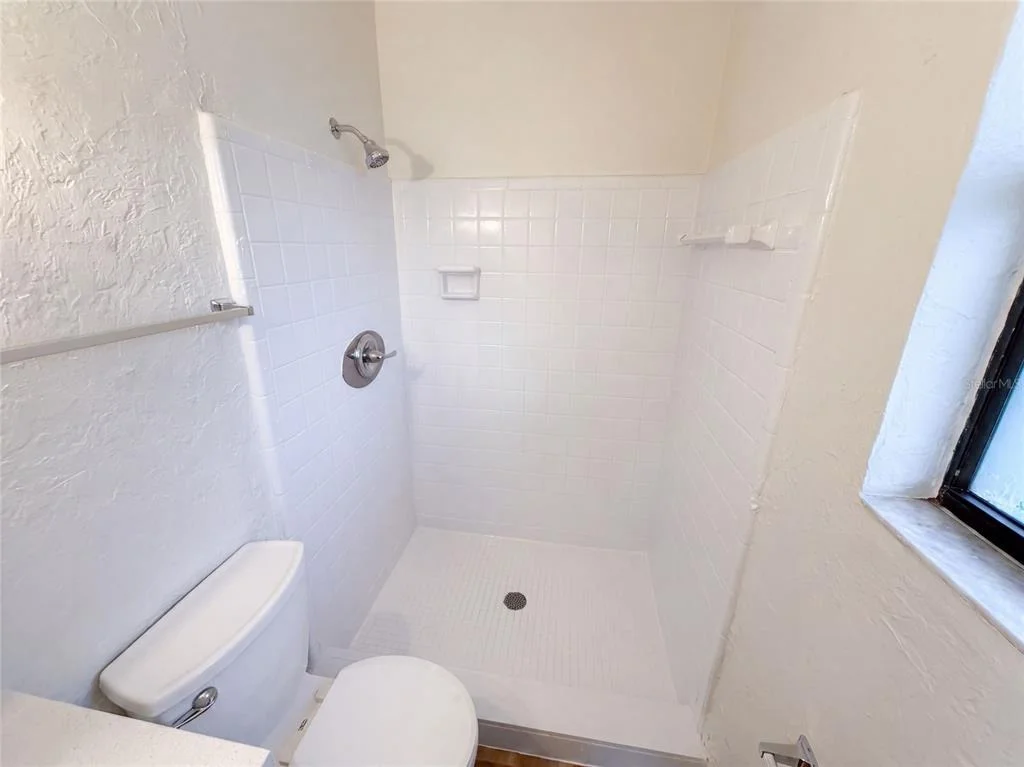 Photo of 1053 AZALEA LANE