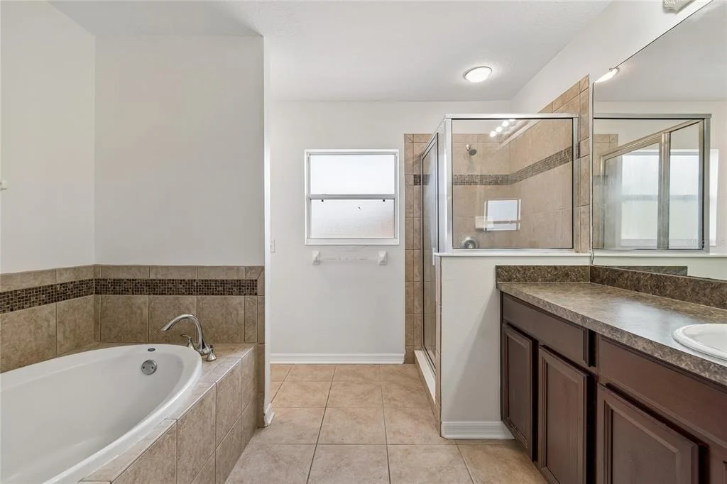 Photo of 915 WINDTON OAK DRIVE