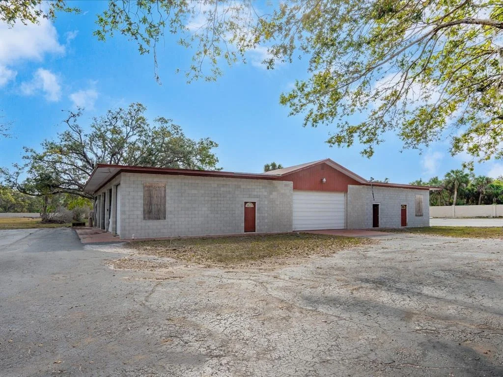 Photo of 600 N JACKSON ROAD