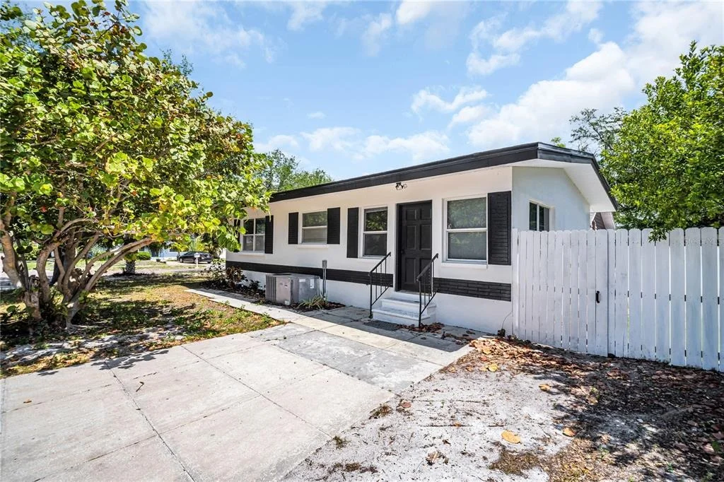 Photo of 1001 JASMINE WAY