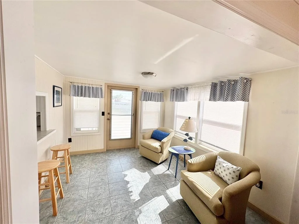 Photo of 603 S GREEN CIRCLE