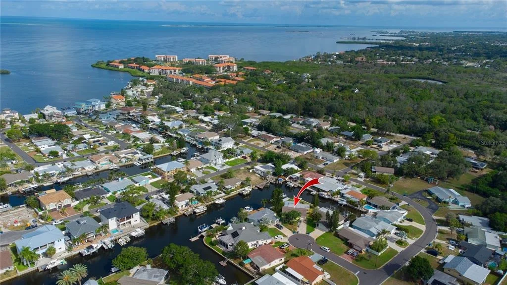 Photo of 318 CIRCLE DRIVE
