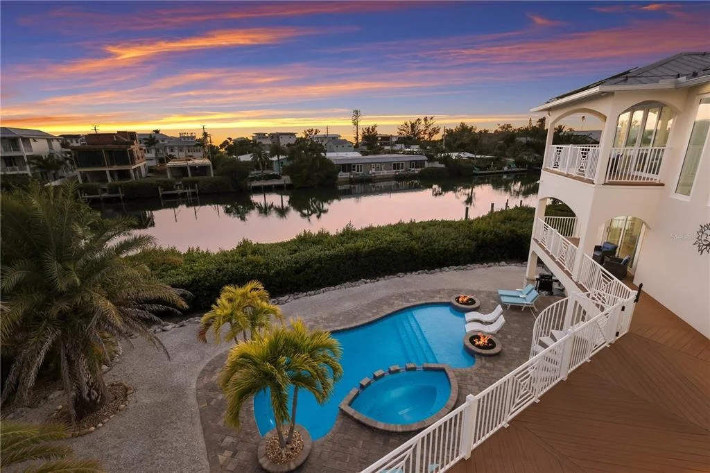 Photo of 313 HAMMOCK CIRCLE