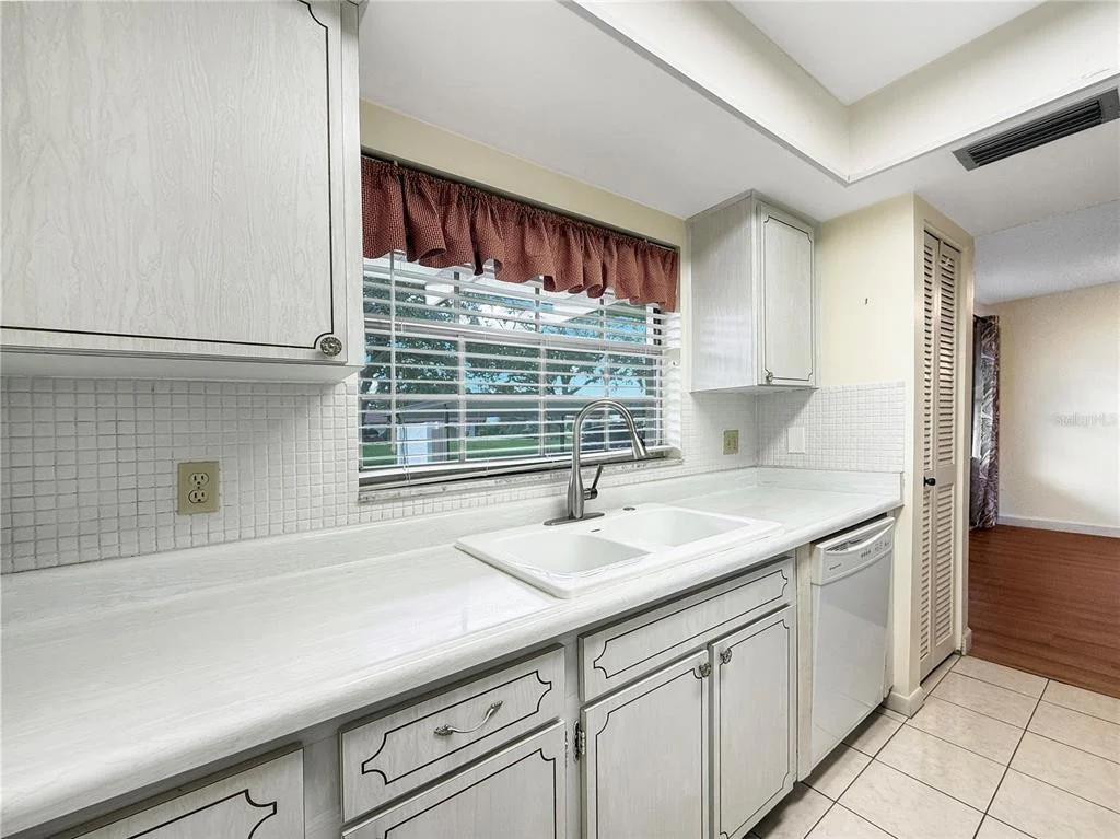 Photo of Unit 2F at 1701 PINEHURST ROAD