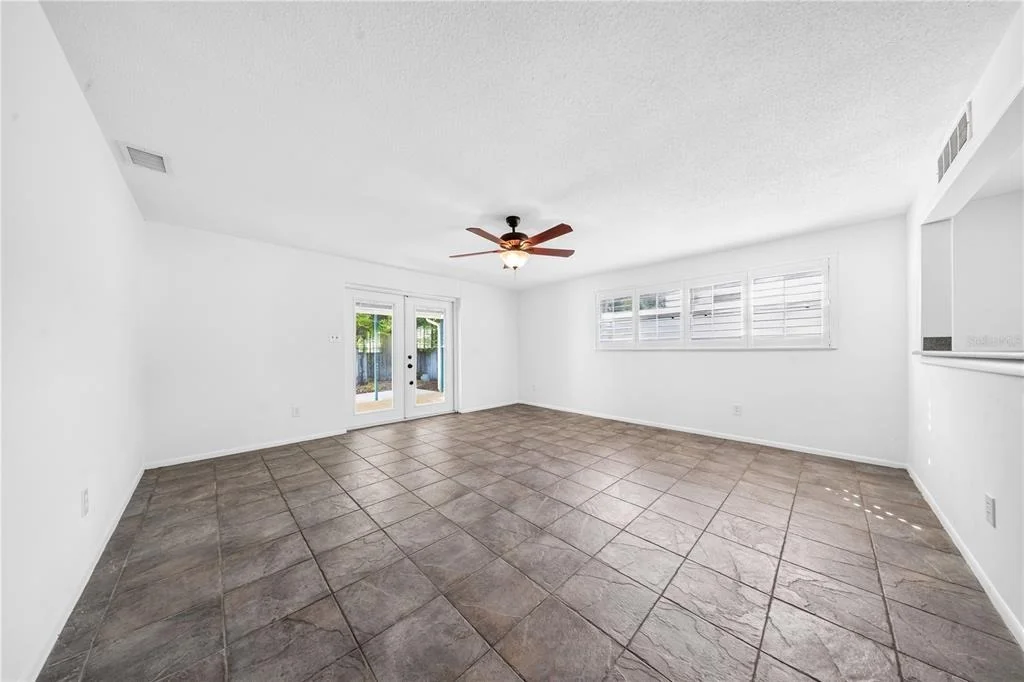 Photo of 986 LEXINGTON DRIVE