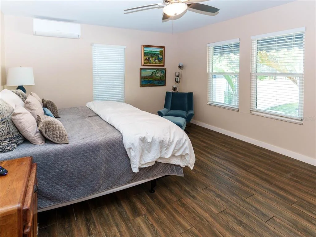 Photo of 2633 W SUNSET DRIVE