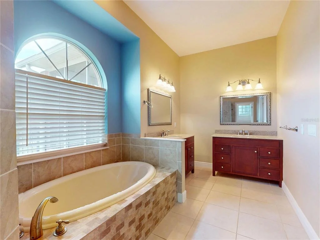 Photo of 71 CARRIAGE CREEK WAY