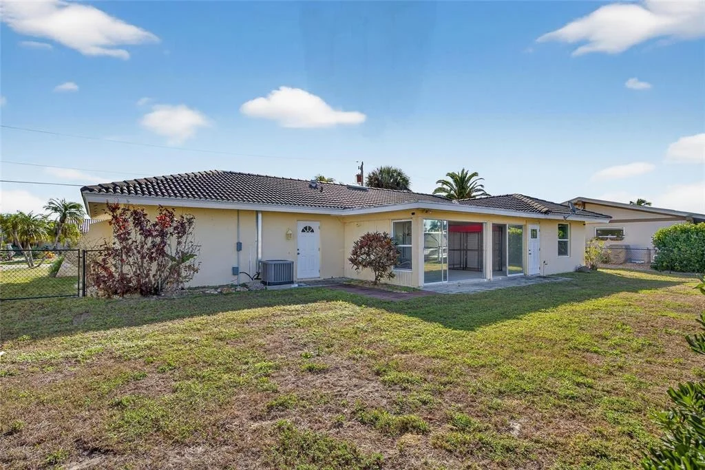 Photo of 523 VIA CINTIA