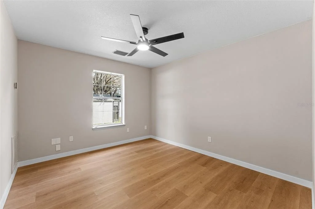 Photo of 5521 OAK STREET
