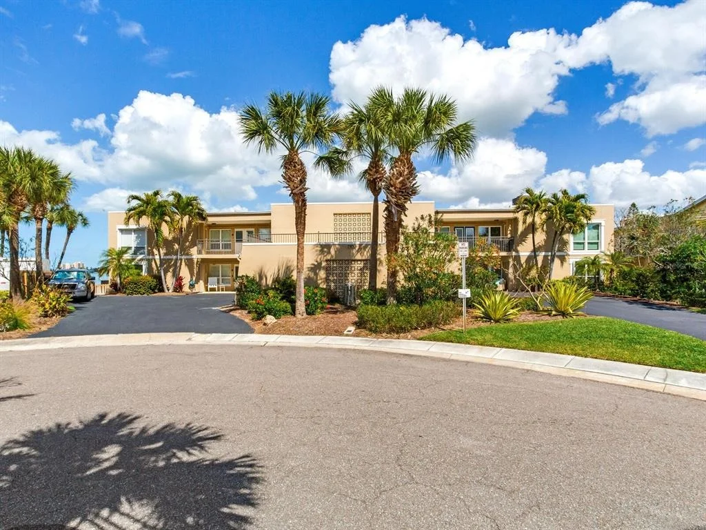Photo of Unit B at 210 DOLPHIN POINT