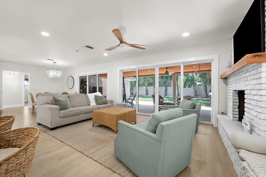 Photo of 730 BAY ESPLANADE