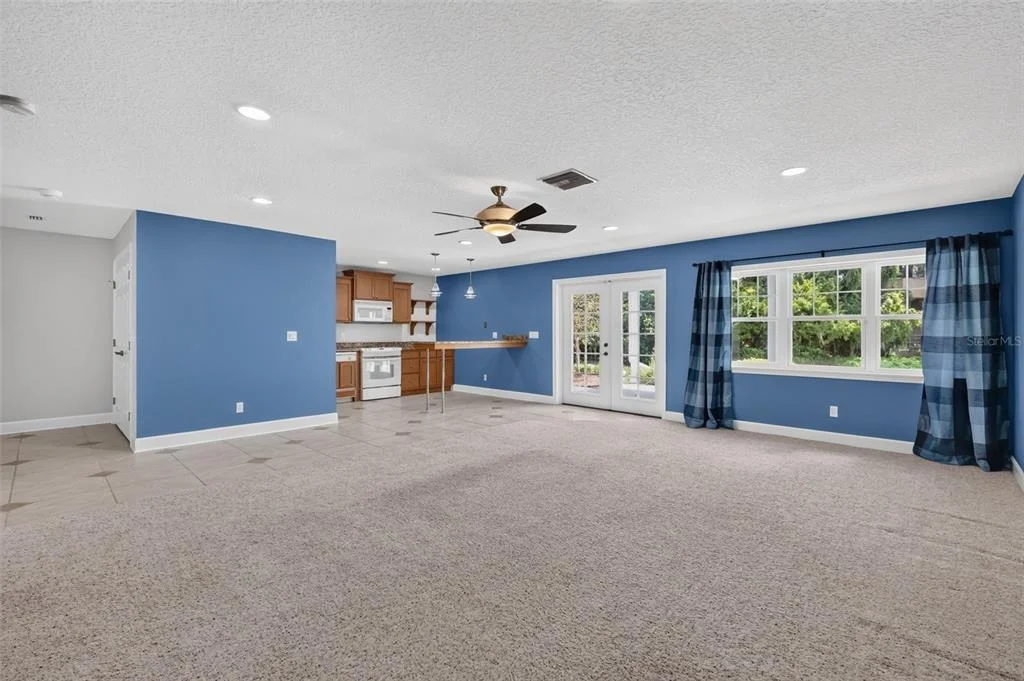 Photo of 580 W 10TH AVENUE