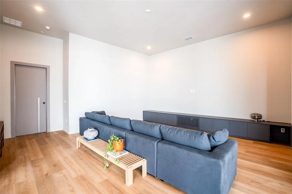 Photo of 15125 PENDIO DRIVE