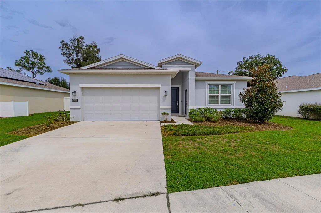 Photo of 407 THREE OAKS DRIVE