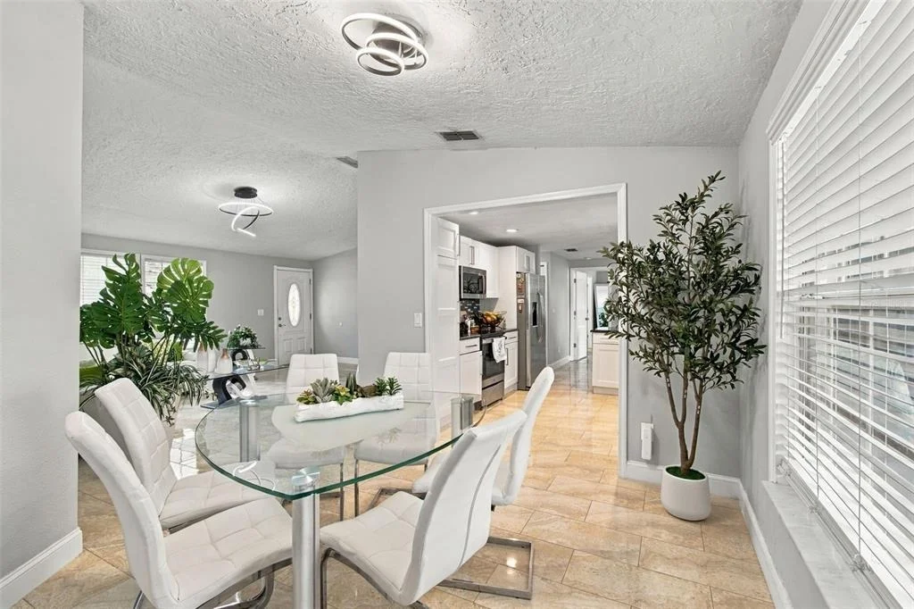 Photo of 1325 OAKCREST DRIVE