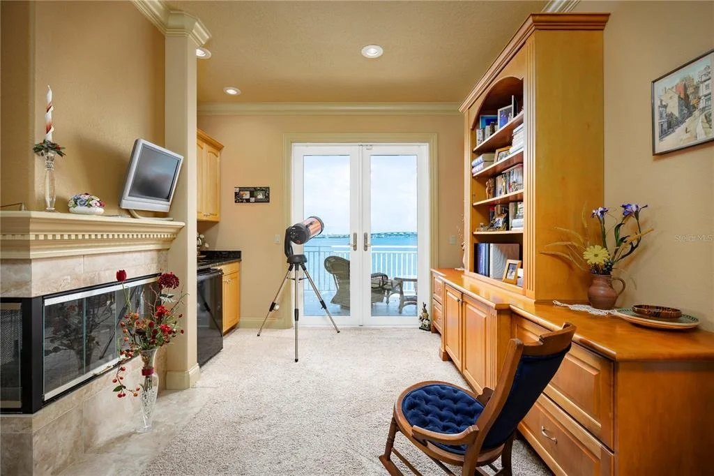 Photo of 306 HARBOR DRIVE