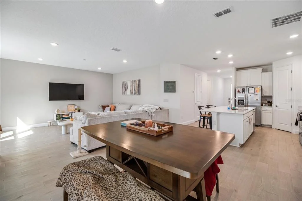 Photo of 2170 RAGLAN CIRCLE