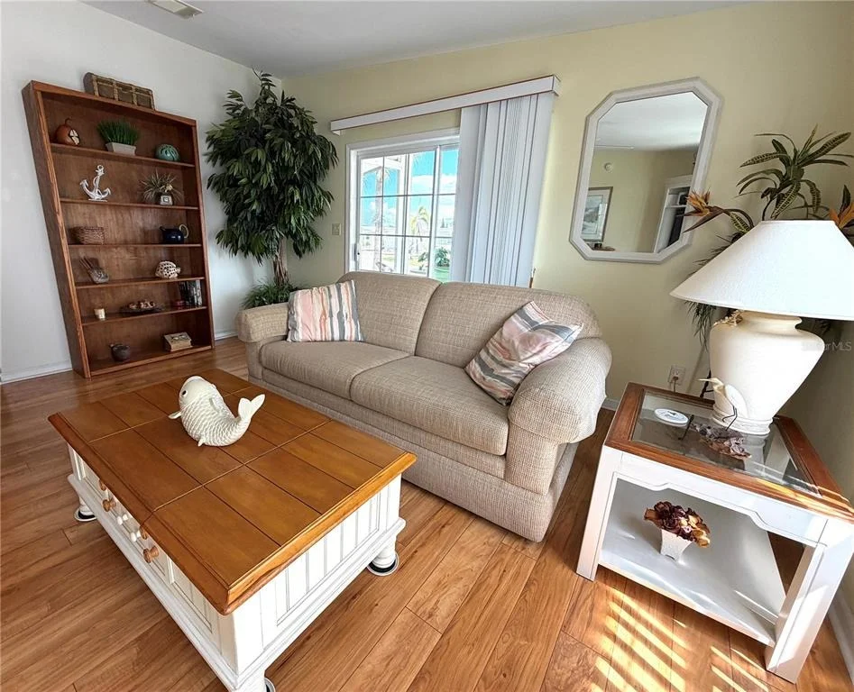Photo of 817 S GREEN CIRCLE