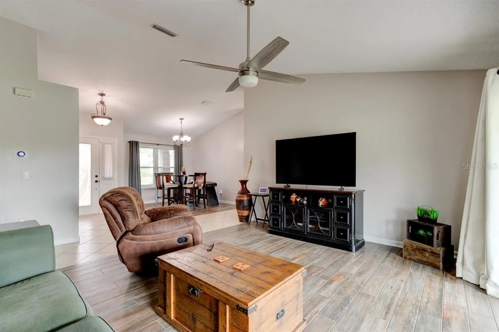 Photo of 18 CARRIAGE CREEK WAY