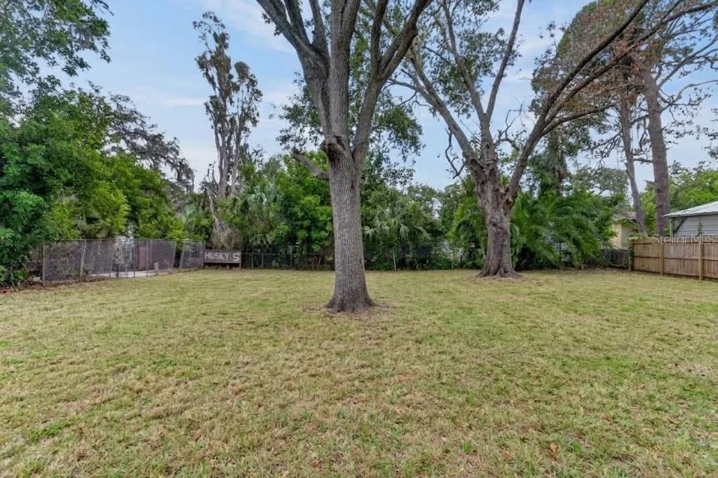 Photo of 205 2ND AVENUE SE