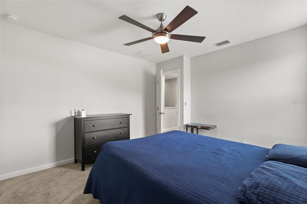 Photo of 2427 LINER AVENUE
