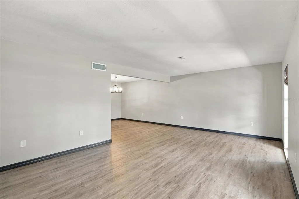Photo of 3561 CALGARY LANE