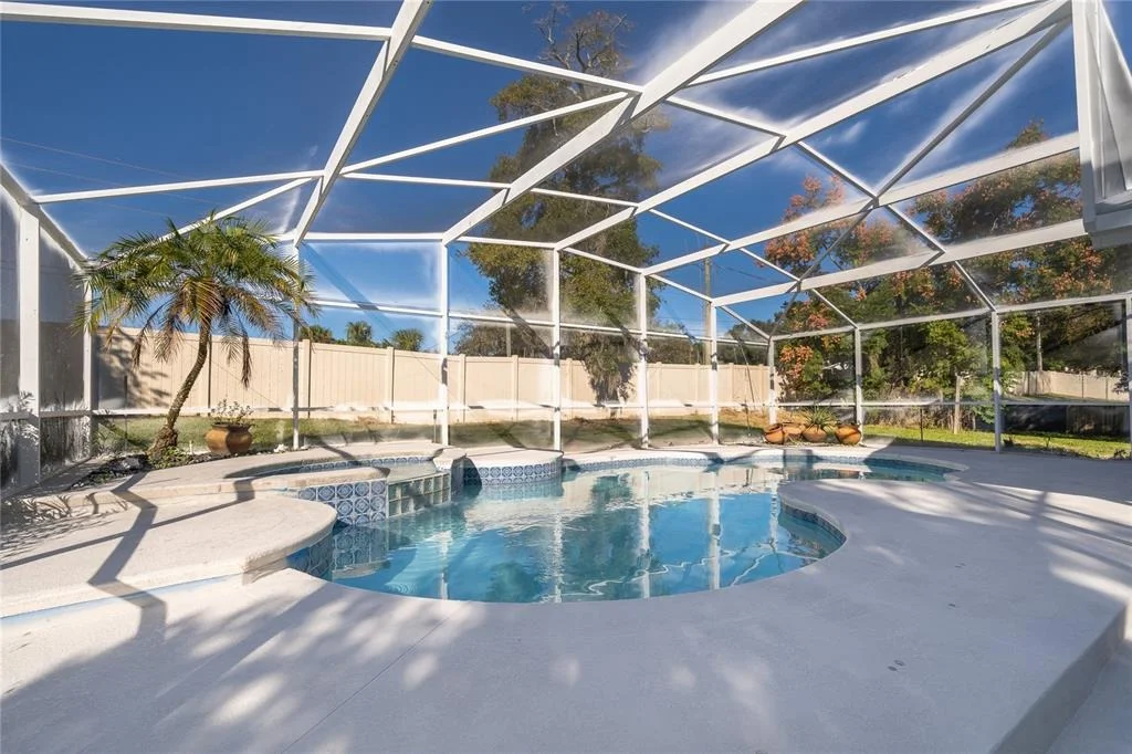 Photo of 1250 GLENMORE DRIVE
